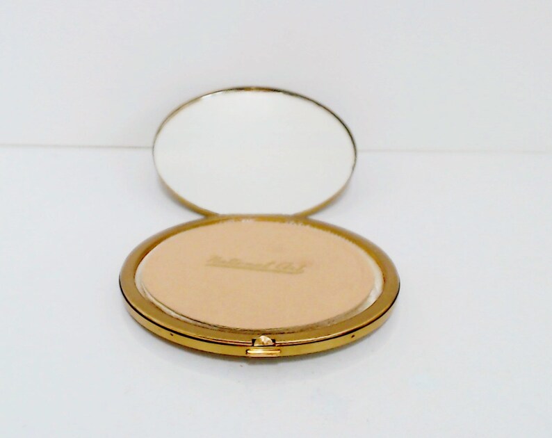 Superb USA Powder Compact Jeweled Case Unused Puff Signed National Art Fifth Avenue Crystal Rhinestone Lid Design Original Box Excellent