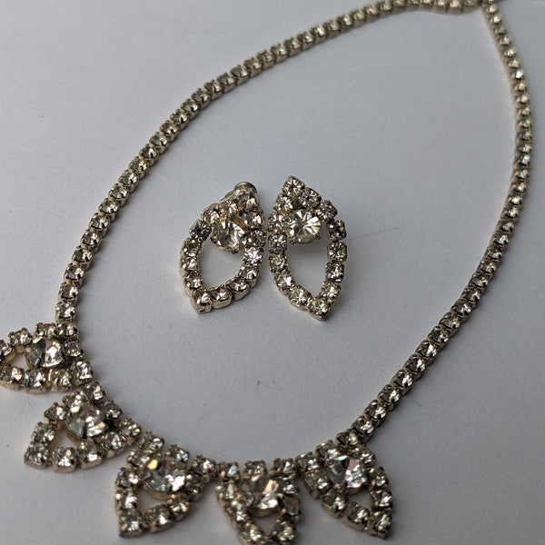 Vintage rhinestone diamond necklace earrings set crystal costume jewelry Marilyn Monroe retro mid century signed Dama