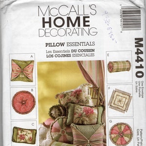 New McCalls, Home Decor, sewing pattern, M4410, 8 different pillows, very original, pattern never used, sent tracked parcel