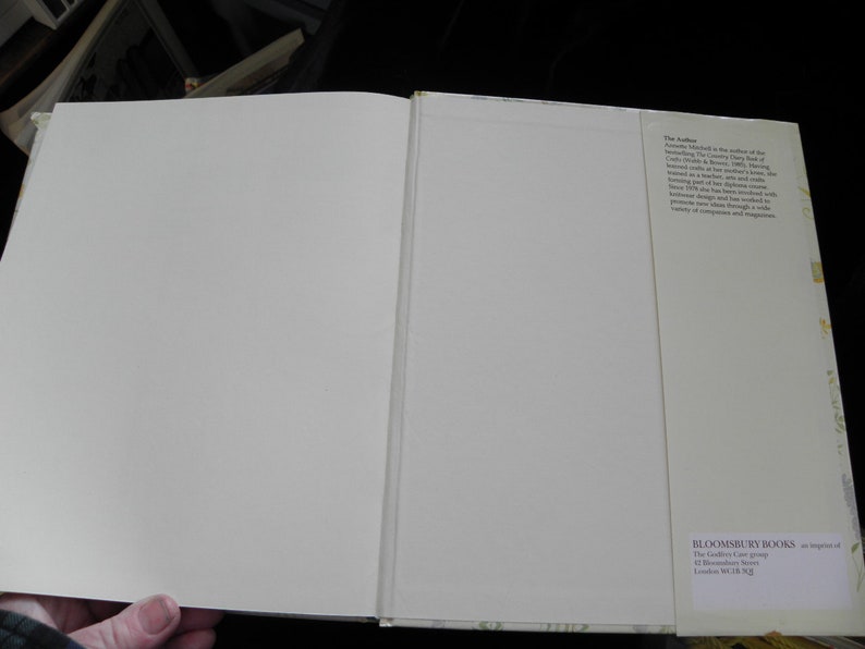 over 50 projects with instructions The Country Diary Book of Knitting hardcover dustjacket 1993 Bloomsbury Books by A Mitchell NEW COPY