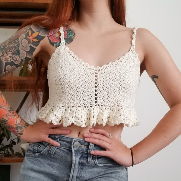 MOTIF de haut au crochet // Sofi // Nuisette coquette Cottagecore réglable de l'an 2000 avec cravate et débardeur en dentelle au crochet, motif au crochet pour toutes les tailles