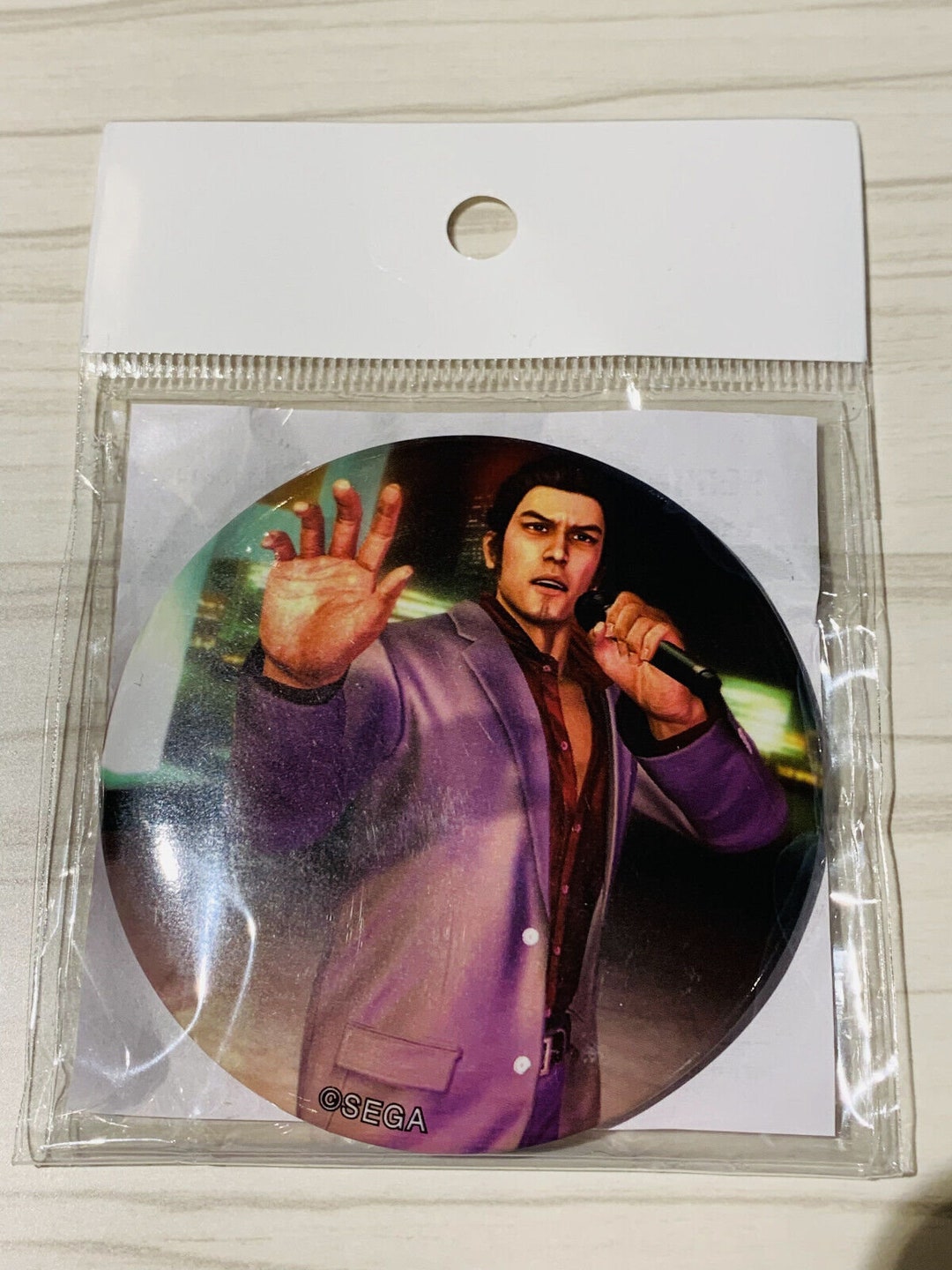 Yakuza Like a Dragon Kiryu Kazama Singing Karaoke Pin Badge Button Sega ...