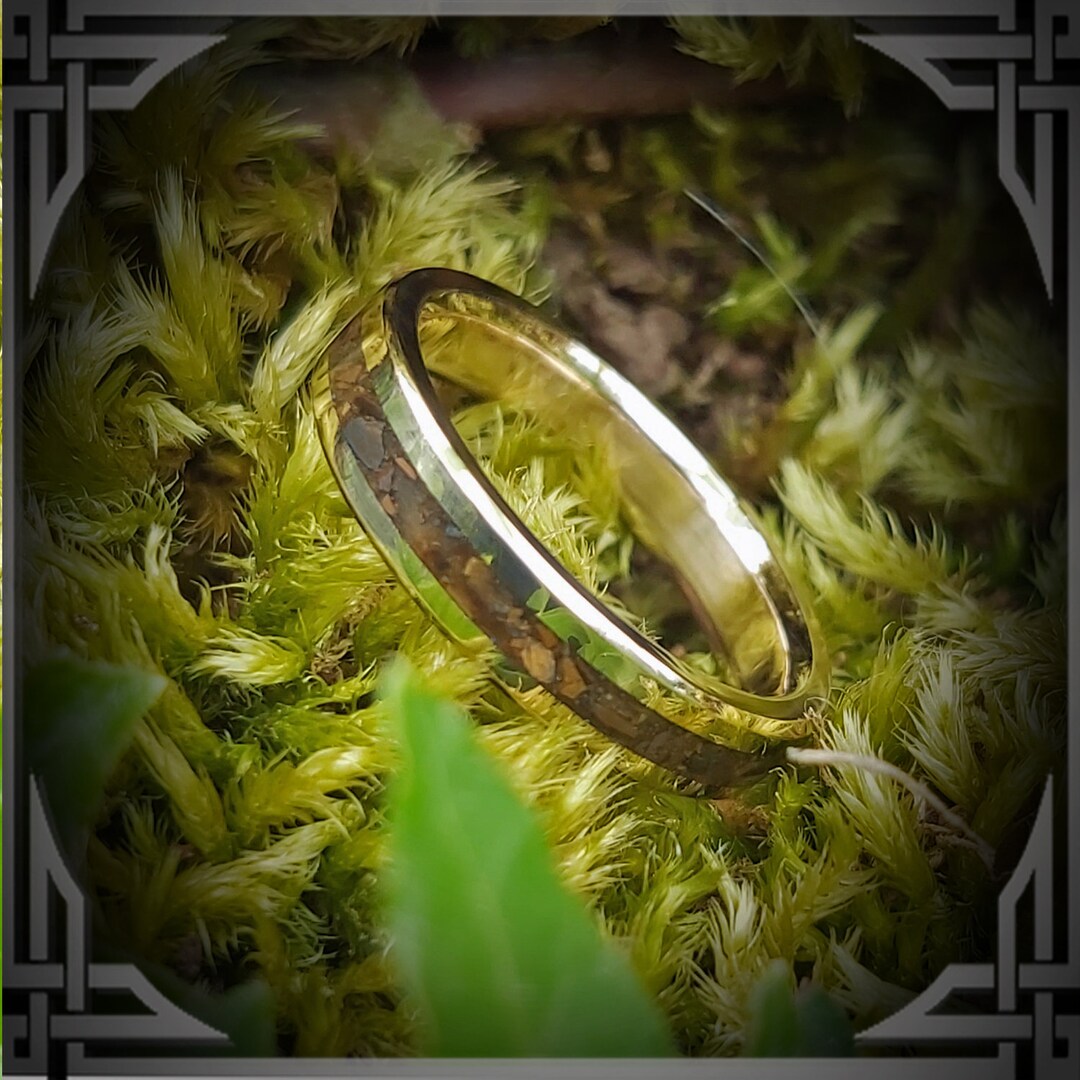 Tigers Eye in 10 K Gold. Jewelry, Any Occasion. Men's Wedding Bands