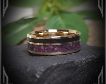 18K Gold Band with a Violet & Black Jade Inlay, Custom Jewelry, Made in Canada