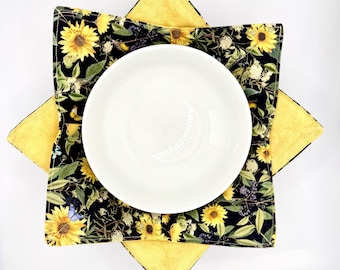 Handmade Daisies Microwave Bowl Cozy: Reversible Cotton Hot Pad