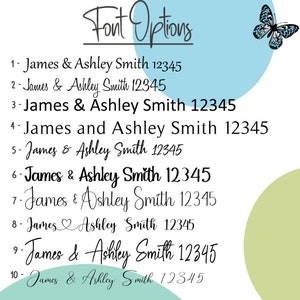 Pode incluir: Uma lista de 10 op&ccedil;&otilde;es de fonte para os nomes "James & Ashley Smith" com os n&uacute;meros 12345 ap&oacute;s cada nome. As op&ccedil;&otilde;es de fonte incluem diferentes estilos, como cursiva, escrita e sem serifa.