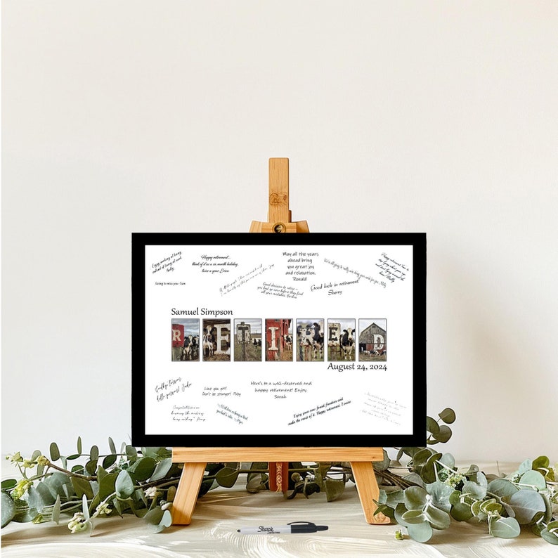 Pode incluir: Uma placa preta enquadrada com fundo branco. A placa tem uma colagem de fotos que soletram a palavra "RETIRED" com vacas e cenas de fazendas. A placa est&aacute; em um cavalete de madeira. A data 24 de agosto de 2024 est&aacute; escrita na placa.