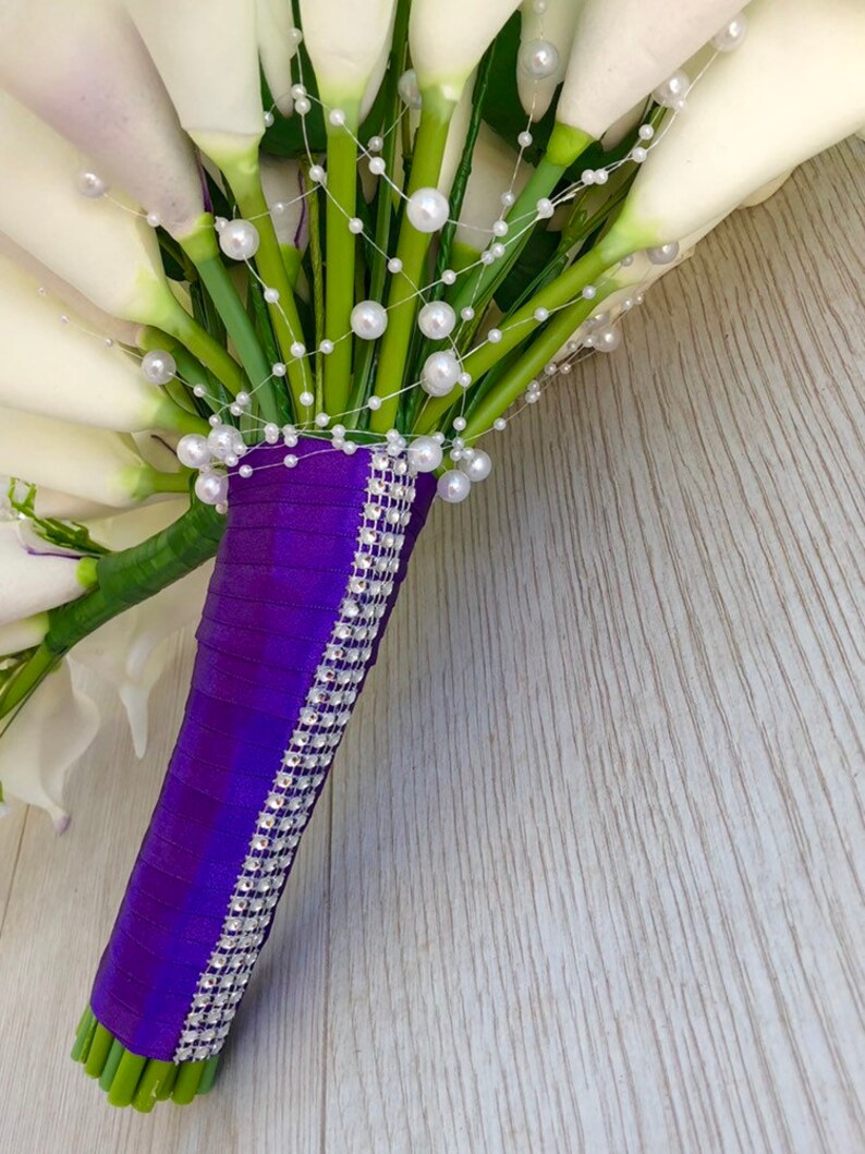 White and purple brides teardrop real touch calla lily foam rose artificial wedding bouquet pearls gypsophila crystal sprays wedding flowers