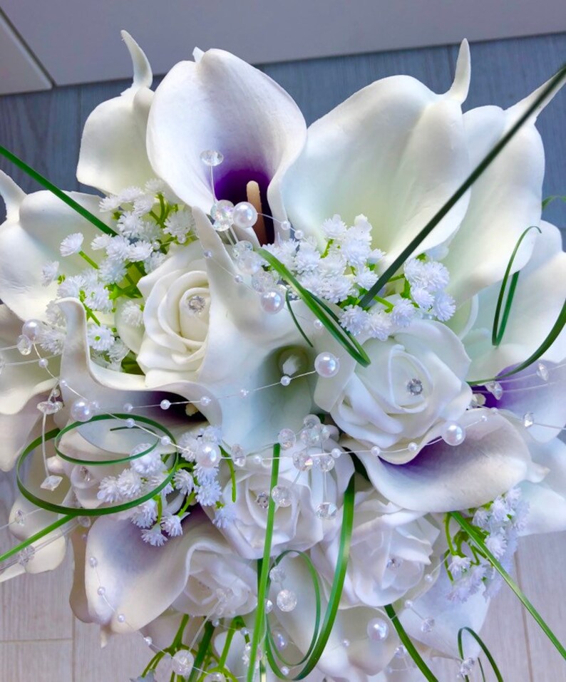 White and purple brides teardrop real touch calla lily foam rose artificial wedding bouquet pearls gypsophila crystal sprays wedding flowers