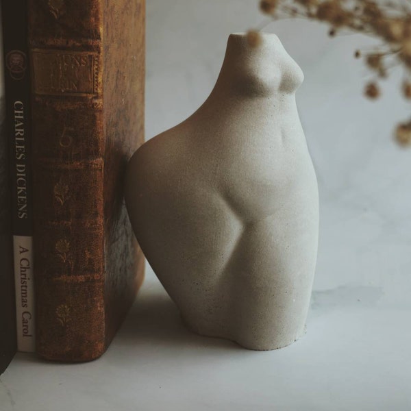Curvy female concrete ornament | Bookend | Shelf Decor