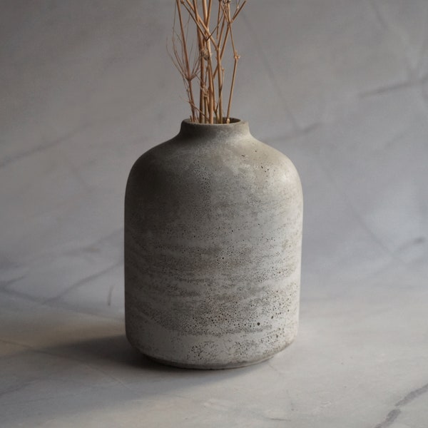 Concrete tiny vase