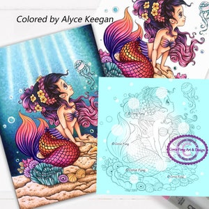 Puede incluir: Tres ilustraciones de sirenas. Una está coloreada con una cola rosa, naranja y morada, y un top morado. La segunda es un dibujo lineal de una sirena. La tercera es una sirena coloreada con una cola rosa, naranja y morada. Texto: Coloreado por Alyce Keegan.