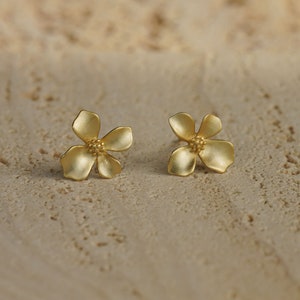 FLOWER EARRING, Gardenia Earrings, Floral Earring,Gold Flower Studs,Gardenia Flower Jewelry,Gardenia Earring, Wedding Earring,Gift for Mom image 4