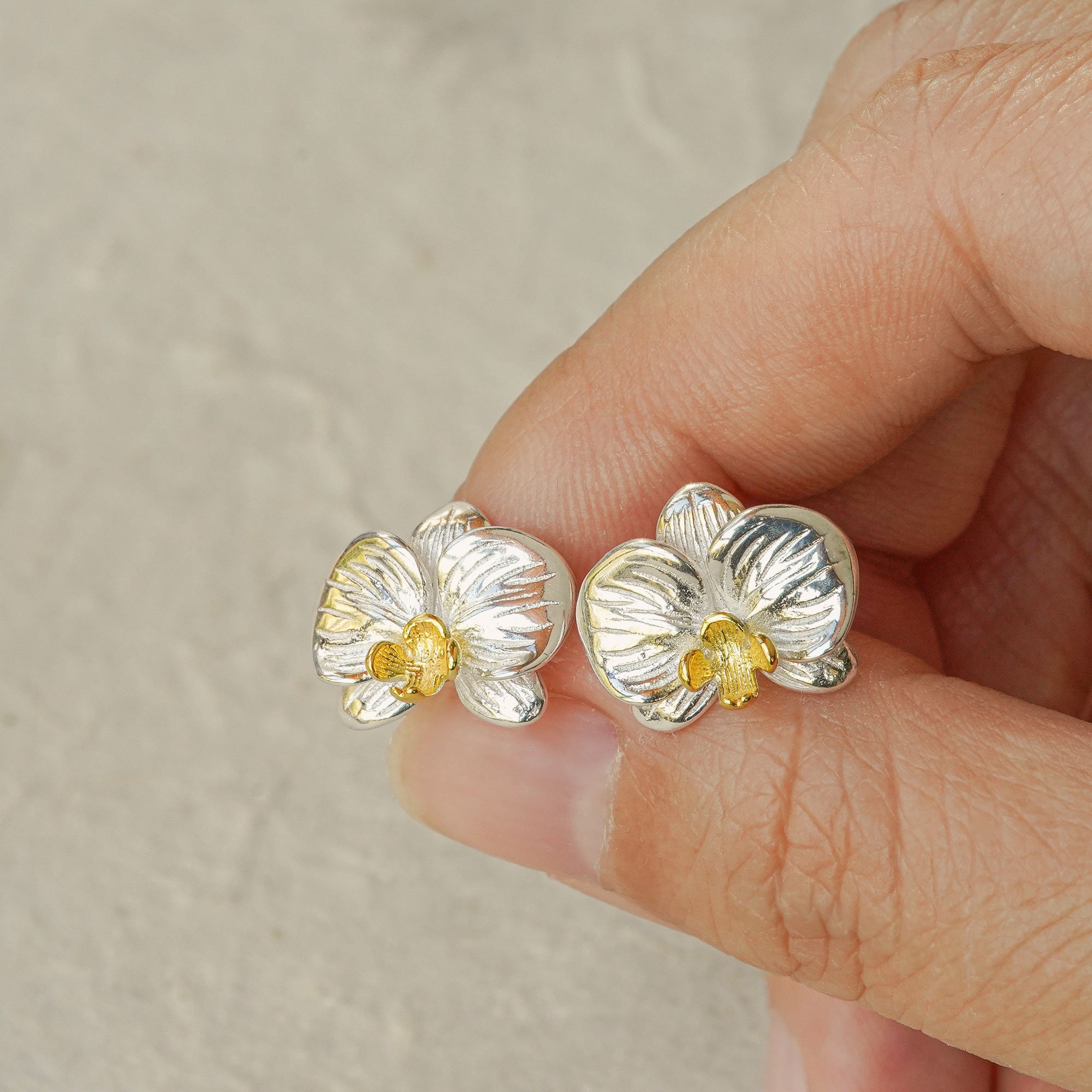 Boucles d'oreilles fleurs, Boucles d'oreilles fleur d'orchidée en argent sterling, Clous d'oreilles orchidée phalaenopsis, Boucles d'oreilles florales, Bijoux phalaenopsis