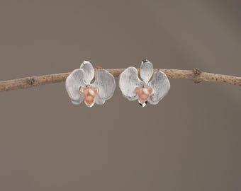 Orchid Pearl Stud Earrings – Handmade 925 Silver Floral Earrings with Freshwater Pearls, Delicate Orchid Jewelry, Romantic Gift for Her
