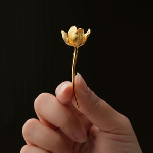 Tulpen Blumen Brosche in Sterling Silber oder Gold Vermeil - Handgemachte Tulpen Blume Anstecknadel für Jacken, Schals und Taschen