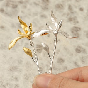 ORCHID FLOWER BROOCH,Silver Flower Lapel Pin, Flower Cardigan Clasp,Gold Orchid Sweater Clips,Elegant Orchid Jewellery, Gift For Mom