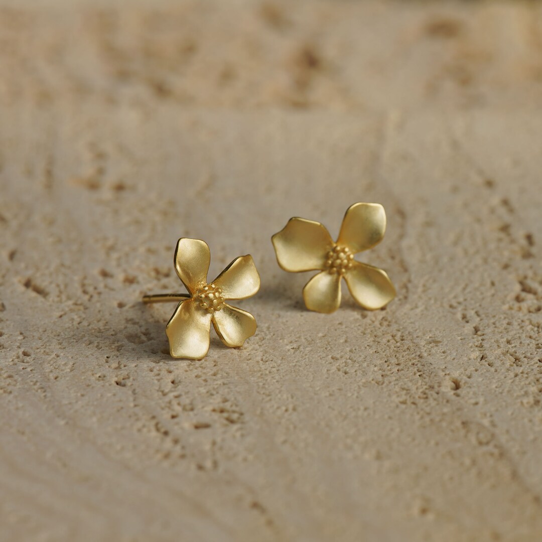 FLOWER EARRING, Gardenia Earrings, Floral Earring,Gold Flower Studs,Gardenia Flower Jewelry,Gardenia Earring, Wedding Earring,Gift for Mom