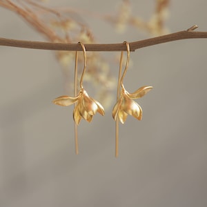 Gold Magnolia Earrings Silver Flower Drop Earrings Złoto