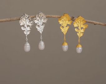 Oak Leaf and Acorn Pearl Drop Earrings – Fall Nature Jewelry for Women, Gold or Silver Botanical Earrings, Thanksgiving Gift for Her