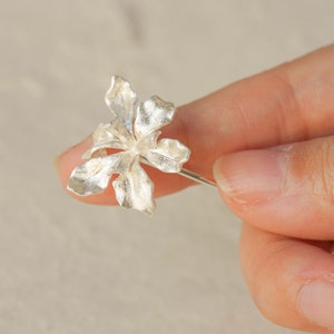 FLORA BROOCH, Iris Flower Brooch, February Birth Flower Brooch, Iris Lapel Pin,Hat Stick,Silver Flower Pin,Iris Dress Jewelry,Gift for Mom