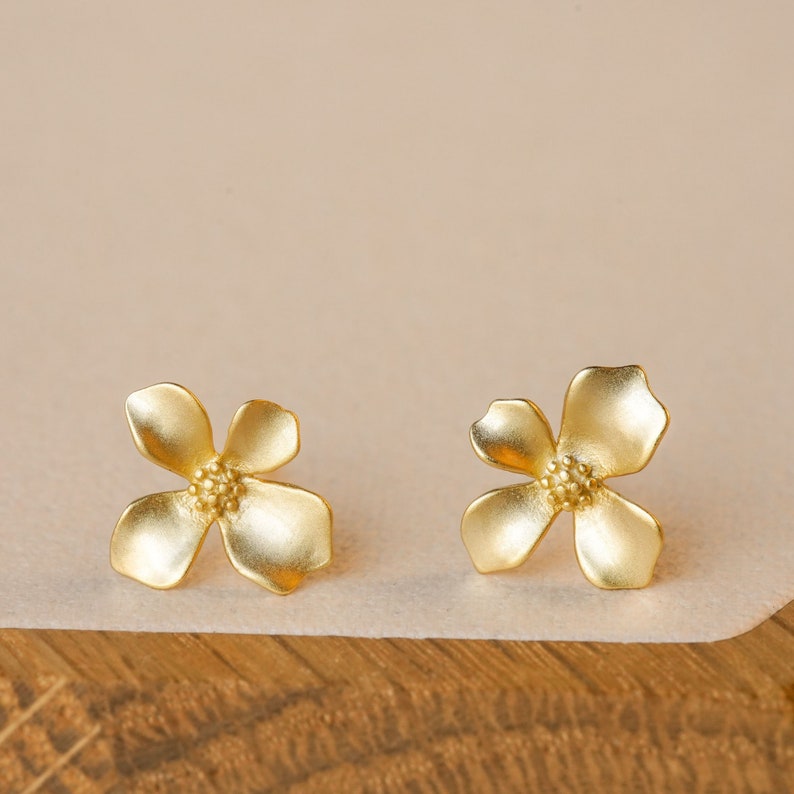 Golden flower earrings