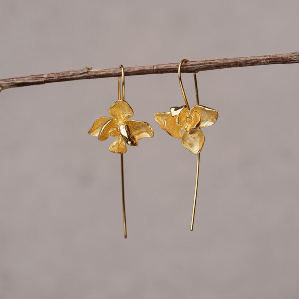 Boucles d'oreilles pendantes orchidée phalaenopsis - Boucles d'oreilles fleurs délicates, cadeau parfait pour maman, bijoux floraux en argent artisanaux pour femme élégante