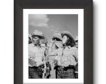 Vintage Cowgirl Art Print, 1930s Western Rodeo Photo (8.5x11)