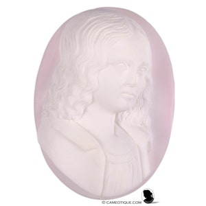 Antique pink shell cameo of a gentleman carved in high relief. FREE WORLDWIDE SHIPPING.