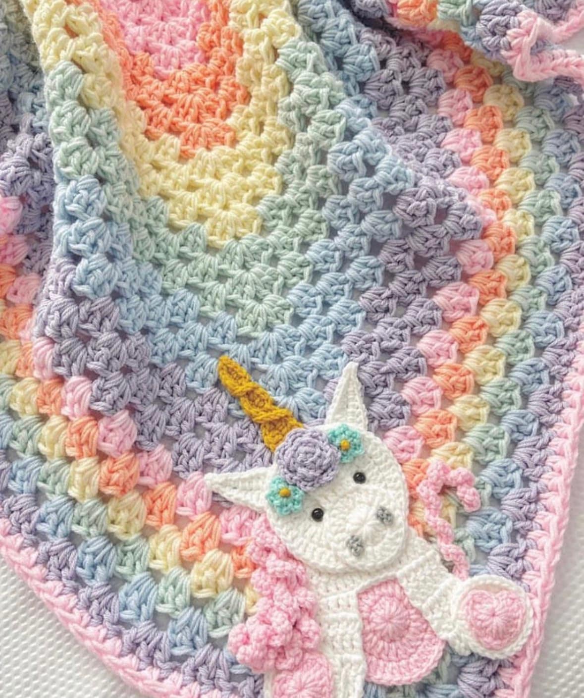 Knitted Blanket S00 - New - For Baby