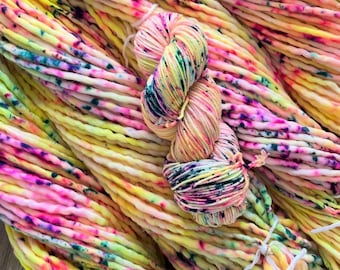 SUNRISE ON KAWAII - Hand Dyed Yarn - Nellas Cottage - Hand Dyed Fiber - Fiber Yarns - Yarn - Maker - Crochet - Knit - Knitting
