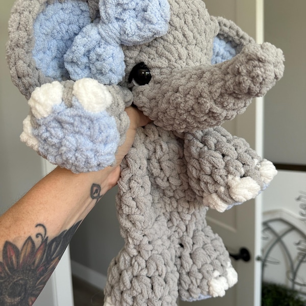 Peluche éléphant au crochet - Peluche amigurumi en chenille douce