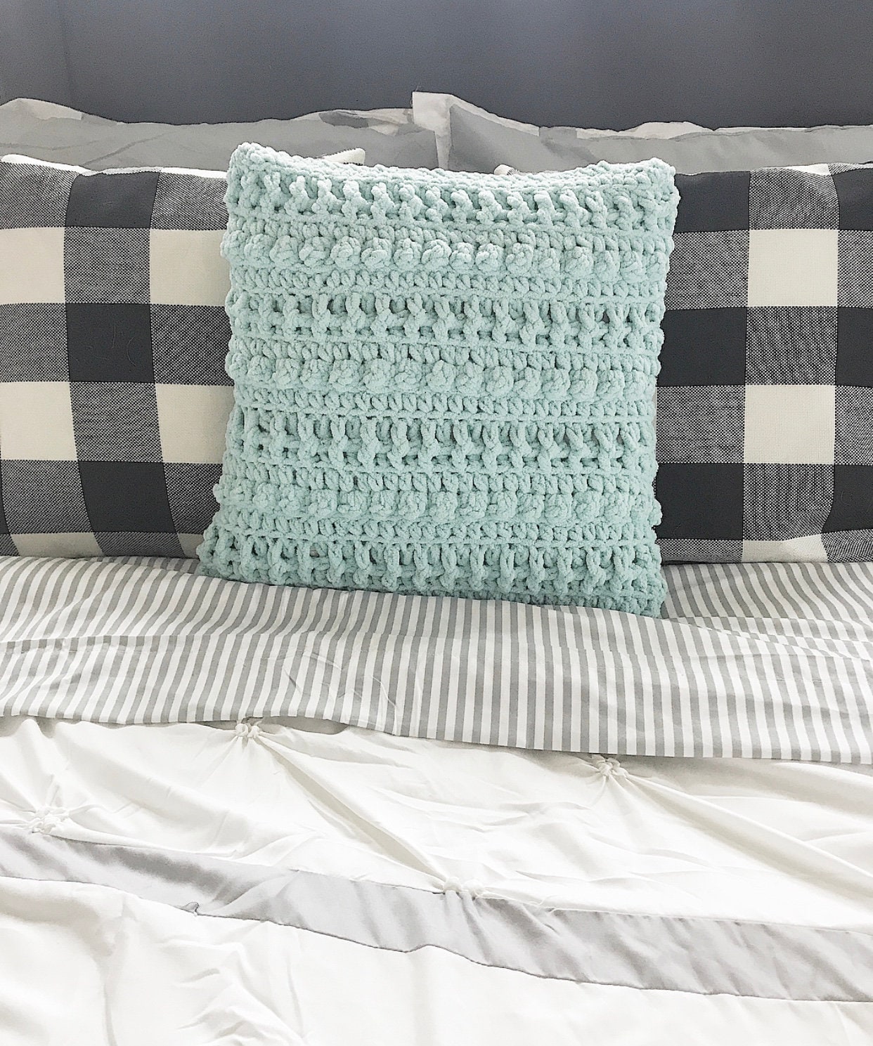 Farmhouse Love My Sheep Pillow Free Crochet Pattern - CrochetKim™