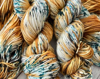 Golden Tide - Hand Dyed Yarn - Nellas Cottage - Hand Dyed Fiber - Fiber Yarns - Yarn - Maker - Crochet - Knit - Knitting