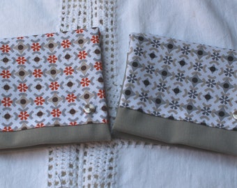 Pouch bag in grey and geometric pattern / grey or orange choice