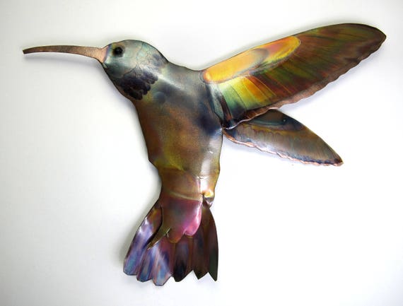 Flame painted copper Hummingbird, a decorative object. Each Colibri are cut and assembled by hand.