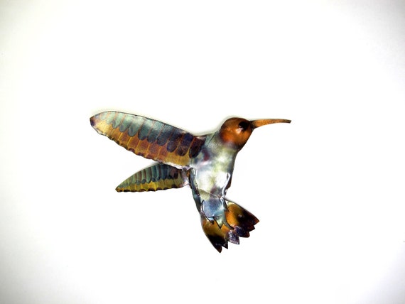Flame painted copper Hummingbird, a decorative object. Each Colibri are cut and assembled by hand.