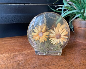 Vintage Retro Glass Like Resin Daisy or Sunflower Letter or Napkin Holder Mid-Century Modern
