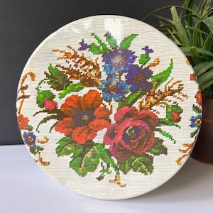Round Flower Tin Box Vintage Retro Storage Container Floral Button Tin Treasure Keeper Vintage Jewelry Tin
