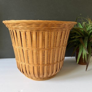 Boho Basket Planter Trash Can Wicker Woven Bohemian Planter Plastic Lined Round Basket Rattan Bamboo Large Plant Container Vintage Basket