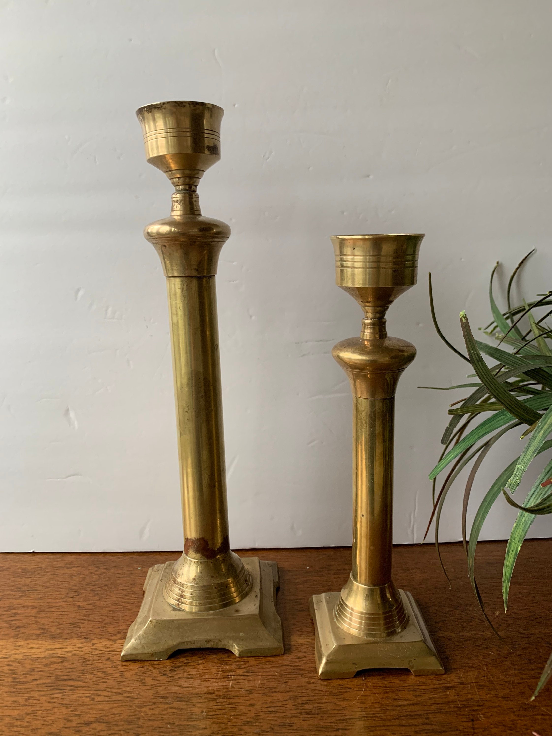 Los candelabros de latón emparejan candelabros base cuadradas | Etsy