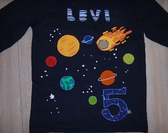 Schulkind Shirt neu benäht handmade Einschulung Rakete Weltall Planeten Astronaut Geburtstag Planeten Meteorit