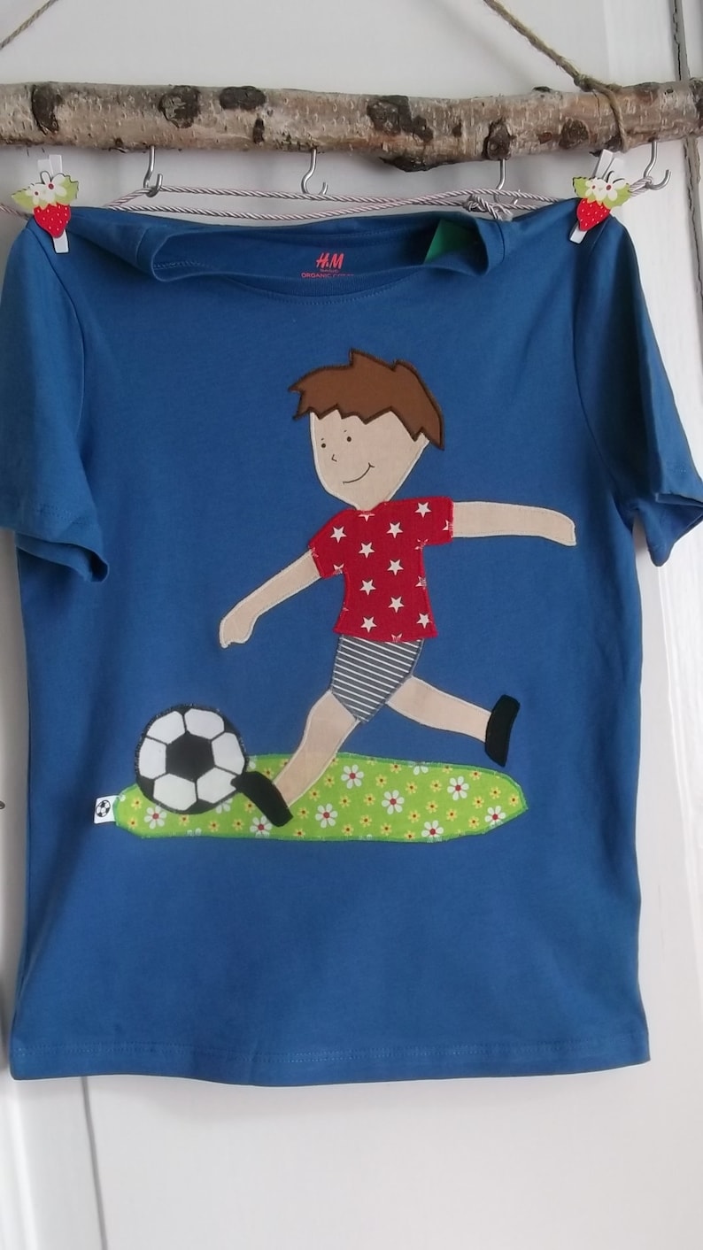 Shirt Geburtstagsshirt Fußballer benäht Geburtstag diy handmade Fussball Bild 3