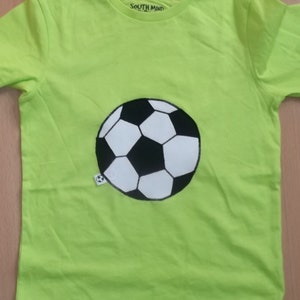 Shirt Applikation Fußball Geburtstag benäht Bild 5