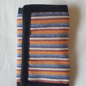 Portefeuille à trois volets en tissu de coton guatémaltèque multicolore