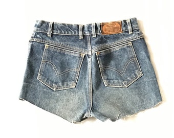 Vintage Denim Women Shorts // Cut Offs // High Rise // American Markt // 1980s
