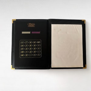 Carnet multifonctions vintage - Calendrier/ Calculatrice et bloc-notes/ Plusieurs porte-cartes de visite/ Couverture en cuir/ Slovénie-Yougoslavie/