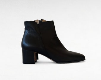 Vintage Heeled Leather Women&#39;s Ankle Boots/ Black Leather Ankle Boots/ Real Leather/ Handmade/ Shoe Manufacture/ 1990&#39;s/ Rubber Sole/