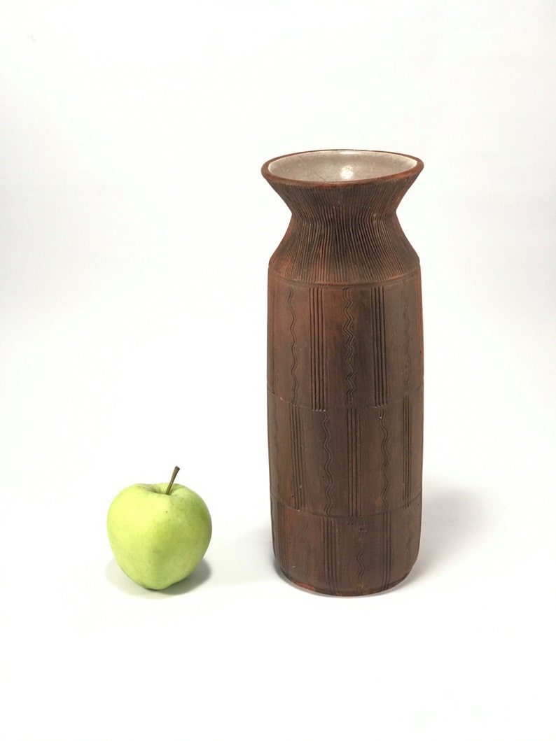 Vintage Clay Vase//Brown//Decorative image 2