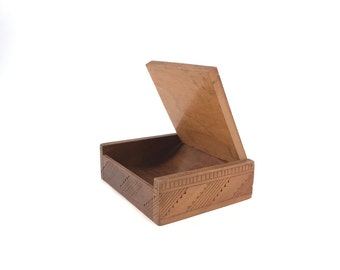 Vintage Wooden Jewelry Case // Wooden Box // Hand Carved //